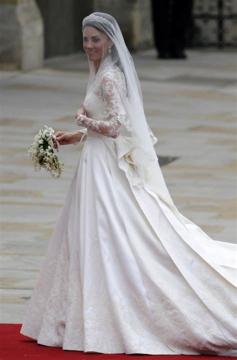 alexander mcqueen wedding dress kate middleton